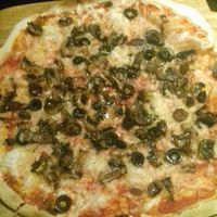 Vegan Pizza at TerraPlana Café in Porto