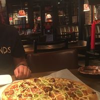 Chicago Oumph! vegan pizza at Peppes Pizza - Jernbanetorget  in Oslo