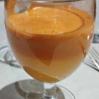 Zume de zanahoria y manzana at El Parral in Vitoria Gasteiz