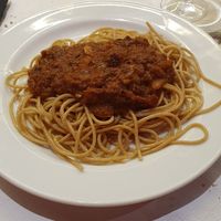 Espaguetis integrales con salsa de tomate, albahaca y aceituna negra (vegano) at El Parral in Vitoria Gasteiz