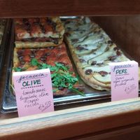 Pear and gorgonzola cheese (vegan) at Life's a Peach in Utrecht