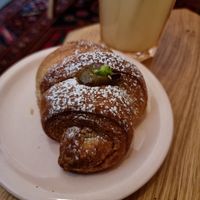 Pistacchio croissant at Life's a Peach in Utrecht