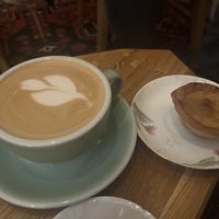 Decaf oat flat white and Pastéis de Nata (vegan)  at Life's a Peach in Utrecht