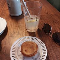 Pastel de nata & limonade at Life's a Peach in Utrecht
