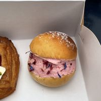   at Life's a Peach in Utrecht