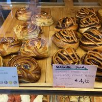 Swirls 29 Jan 2026. The seasonal one is with chocolate and peanutbutter. It’s decent  at Life's a Peach in Utrecht