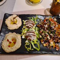 Vegano (Fatoush, hummus, emtabal and falafel) at Beirut in Valencia