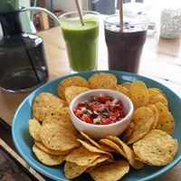 Pico de Gallo + 2 smoothies Island Green e Island Blue at Ginger Cafe in Vila Nova De Santo Andre