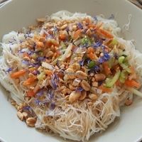 noodles & vegetables at Carottes Gingembre in Saint-jean-dangely