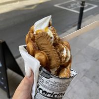 Bubble waffle sexy caramel  at The Cream in Barcelona
