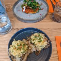 Mushroom benedict and flat bread at Epicures in Glasgow