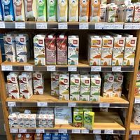 Plantbased milk at Gedeelde Weelde in Maastricht