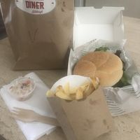 Vegan burger and fries to takeaway 🌱🤸‍♀️ at Delphine's Diner in Aldeburgh