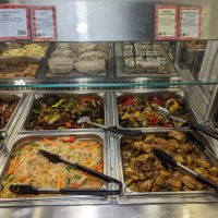hot bar at Down to Earth - Store and Deli in Honolulu
