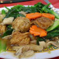 Tofu balls and vegetables at Zen Fut Sai Kai Vegetarian in Central Singapore