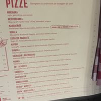 Pizza menu. The first two are “vegan”. Also a green salad for 3€ 😬 at Berberè in Florence