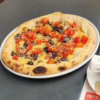 The vegan hummus pizza at Berberè in Florence