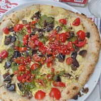 Hummus pizza at Berberè in Florence