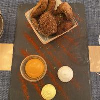 "nuggets" de champignon avec ses 3 sauces maison 😍 at Cavo Bistrot in Cagliari