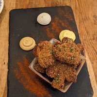 Mushroom Nuggets mit dreierlei Saucen - ein Genuss! at Cavo Bistrot in Cagliari