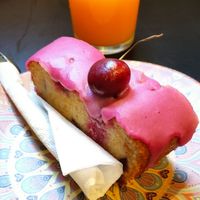 Bizcocho de cerezas at La Tetera in Terrassa