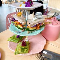 High tea at Klein Geluk Ontbijt in Heemskerk