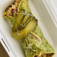 Spinazie wrap met kikkererwtensalade at Klein Geluk Ontbijt in Heemskerk
