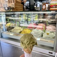 Helado de pistacho vegano  at Gelato Pazzo in Aosta
