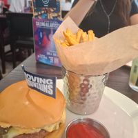 Legendary Burger in vegan at Hard Rock Cafe in Venice