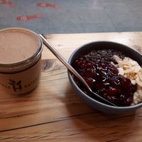 Chai-chocolate and Waldbeerenkater big at Haferkater - Hbf Dresden in Dresden