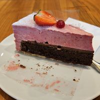 Vegane Beerentorte at Cafè Konditorei Confiserie Pöhl in Merano