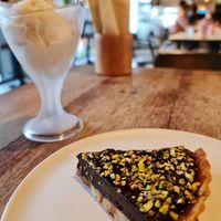 Yes this tart tastes as good as it looks! 😋  #Veganuary at Vistro in Bangkok