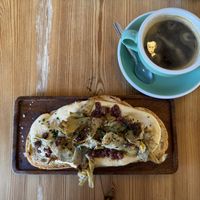 Toast with artichoke, humus and olives   at Pipet & Co in Menorca