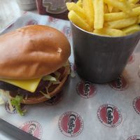 Rawtarian and fries at Gelatoburger in Oban