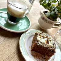 Carrot Cake & Soya-Macchiato ⭐️⭐️⭐️⭐️⭐️  at Parlé Pantry in West London