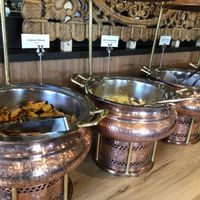 Buffet clearly marked which food items are vegan at Masala Spice in Goleta