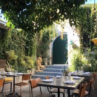 Beautiful ambiance for outdoor dining at Nic's on Beverly in Los Angeles