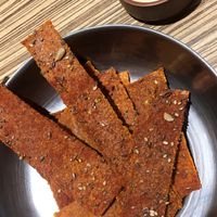 Raw crackers with hummus  at Buenos Aires Verde - Gorriti in Buenos Aires