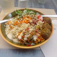 Buddha bowl et falafels at Kaki by omc in Clermont-ferrand