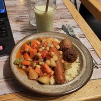 Plat du jour and a banana smoothie at Kaki by omc in Clermont-ferrand