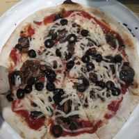 Pizza funghi com Queijo vegan at Il Fiume in Braga