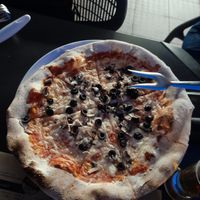 Pizza Funghi com queijo vegan at Il Fiume in Braga