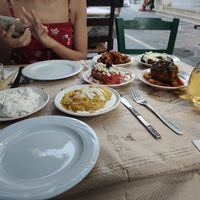 Very good vegetarian and vegan options. The food quality is amazing. Very good prices. 6 shared plates, & wine at €15 at Nyn & Aei in Crete