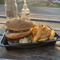 vegan big mac  at Food for Thought in Ogunquit