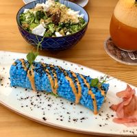 Blue Sushi, Broccoli & Feta Salad, Paprika-Turmeric-Pineapple-Lemon Juice at Donna Vegana in Mallorca