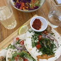 Vegan „chicken" fajitas i pad thai   at Donna Vegana in Mallorca