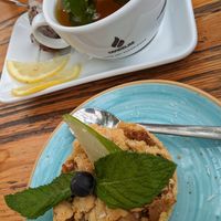 Apple crumble cake at Donna Vegana in Mallorca