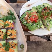 Delicious vegan sushi and avo toast at Donna Vegana in Mallorca