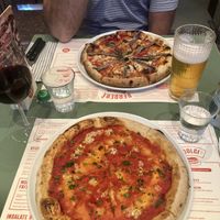 Marinara (front pizza. Pizza in back is not vegan)    at Berberè in Milan