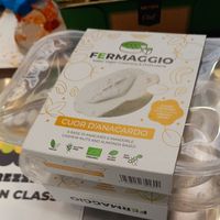 cuor d'anacardo (burrata style) vegan cheese 5€ at Fermaggio in Cave